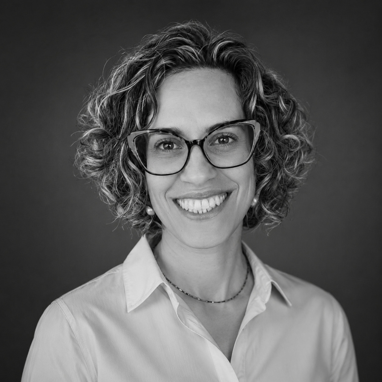 Viviane, Jurídico · Compliance, equipe UNK Wealth